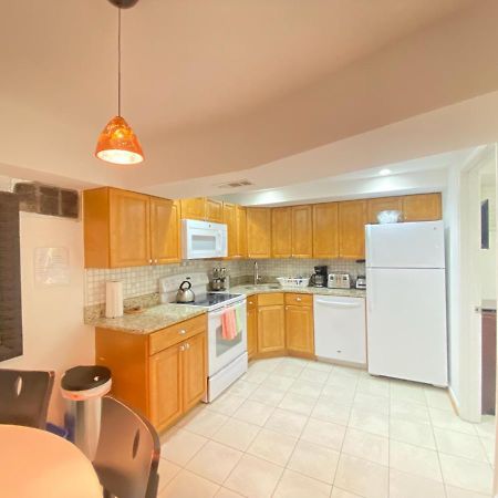 Comfy Basement Home 2 Bdrm1Den 3Queen Beds Washington Exterior foto