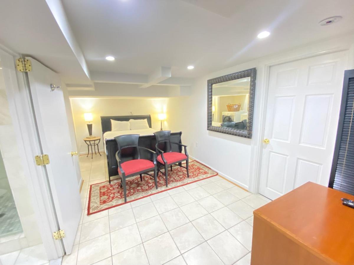 Comfy Basement Home 2 Bdrm1Den 3Queen Beds Washington Exterior foto
