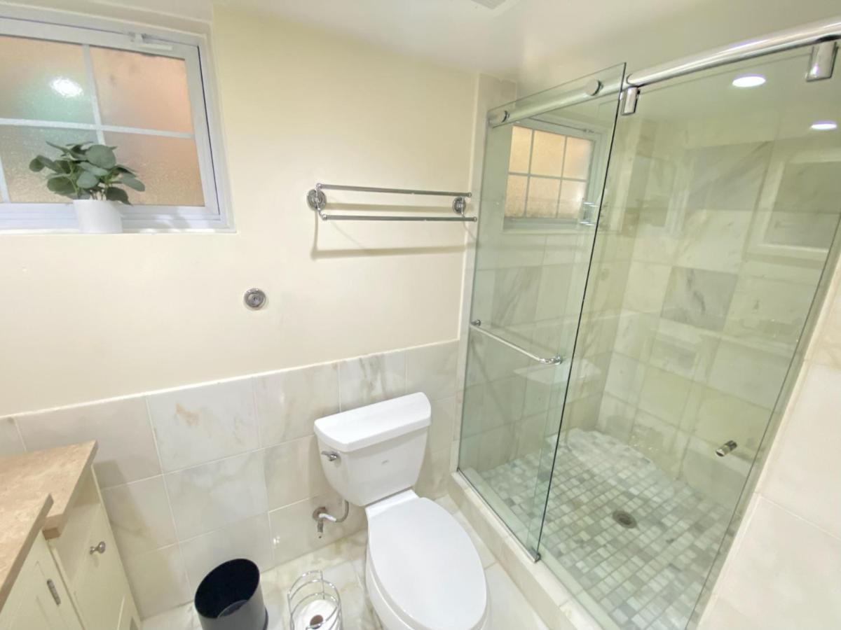 Comfy Basement Home 2 Bdrm1Den 3Queen Beds Washington Exterior foto